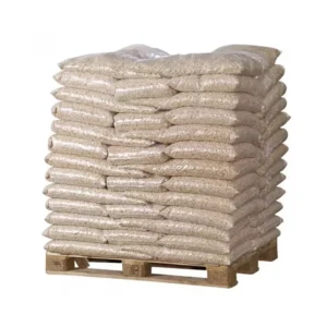 Puidupelletid kottides alusel, 896 kg